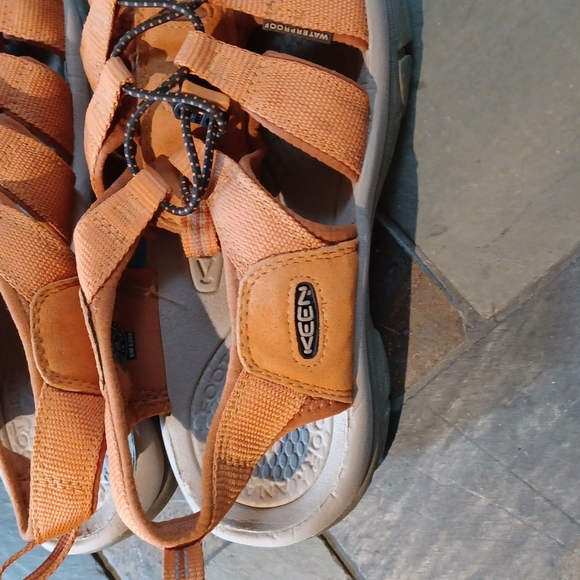 Orange Newport keen sandals - Picture 3 of 5